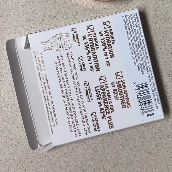 Charlotte Tilbury Bronzer - Picture 7 of 9